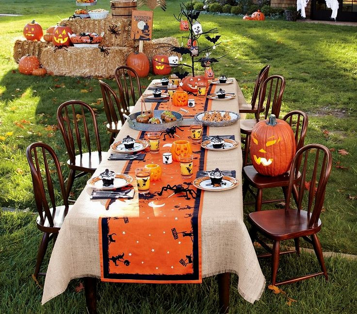 Table Decorating Ideas For Halloween Party
 21 Amazing Outdoor Halloween Party Ideas