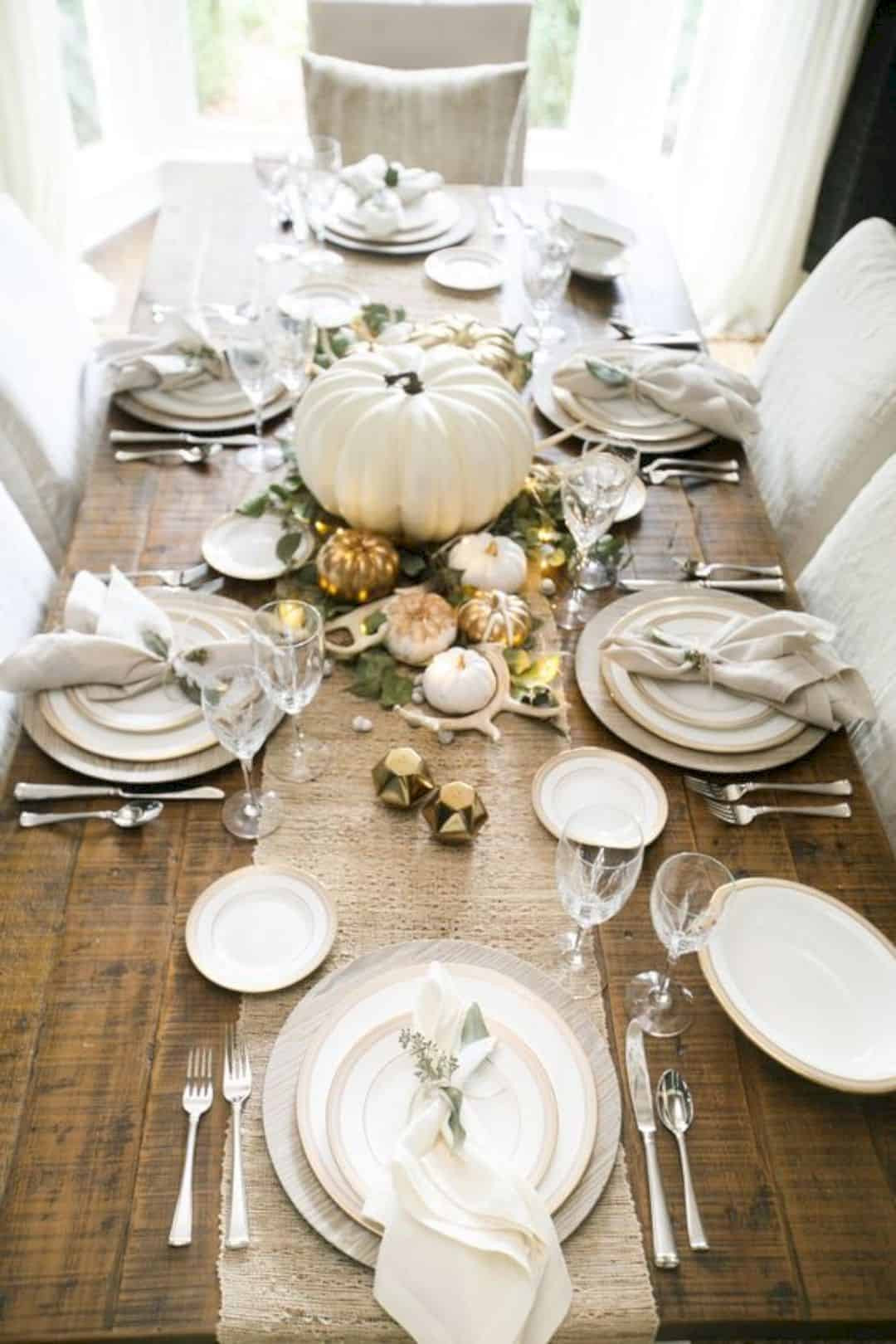 Table Decorations For Thanksgiving
 16 Magnificent Thanksgiving Table Decorating Ideas