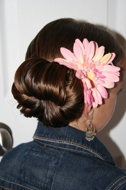 Teenage Updo Hairstyles
 Home ing Prom Hairstyles Teen Bun