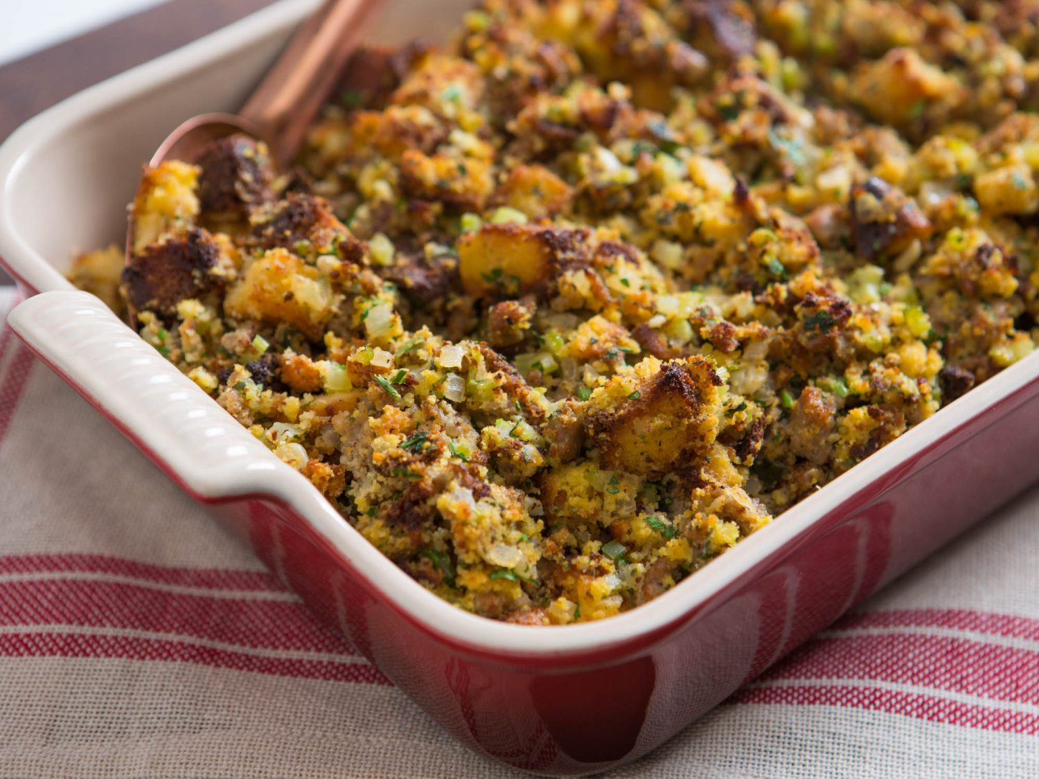 Thanksgiving Dressing Recipe Cornbread
 Southern Cornbread Dressing With Oysters and Sausage