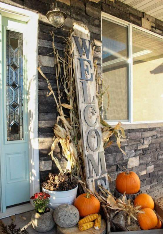 Thanksgiving Porch Decorations
 50 Cozy And Beautiful Thanksgiving Porch Décor Ideas For A