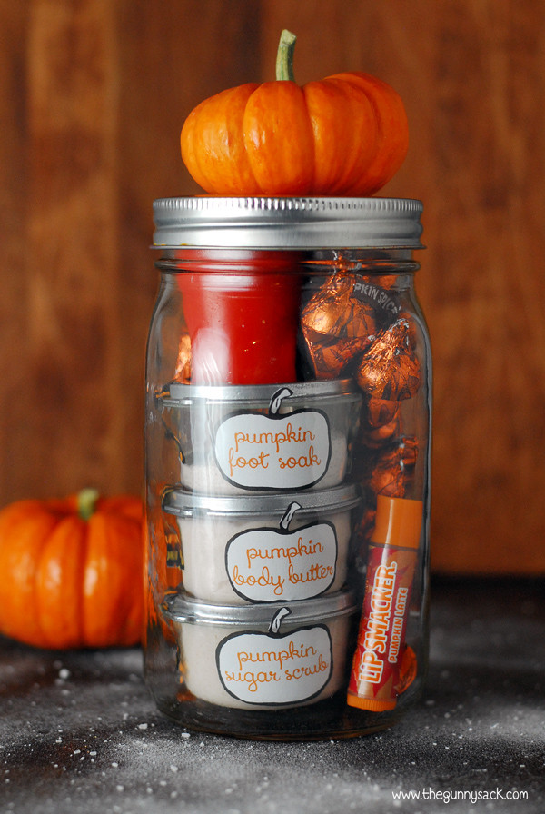 Thanksgiving Small Gift Ideas
 19 Ingenious Gifts in a Jar for the Holiday Season Craft