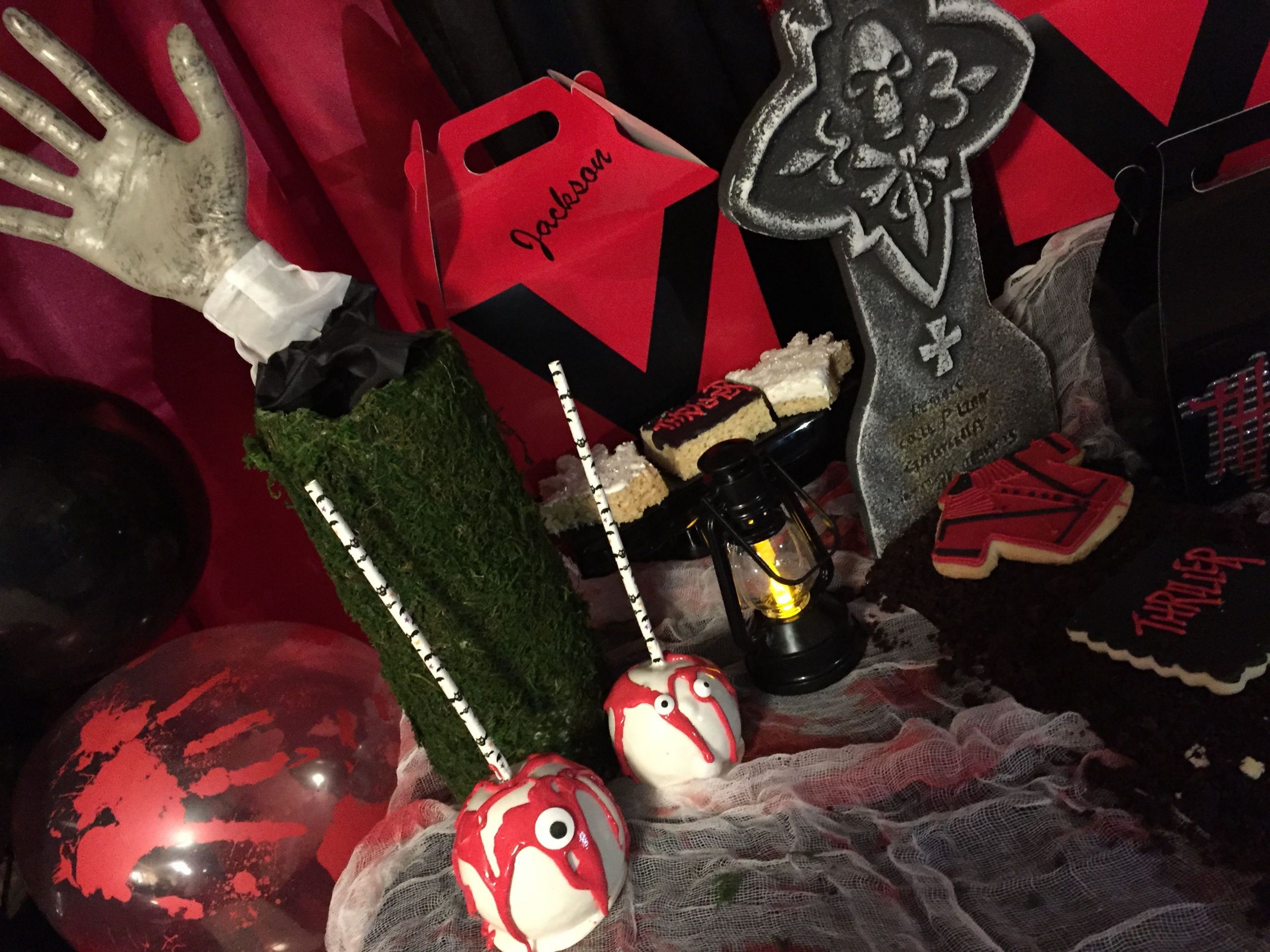 Thriller Halloween Party Ideas
 Thriller Halloween party decorations sweets table With