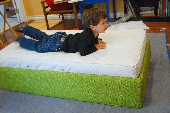 Toddler Bed Frame DIY
 diy kids bed pinned before but this one has simple
