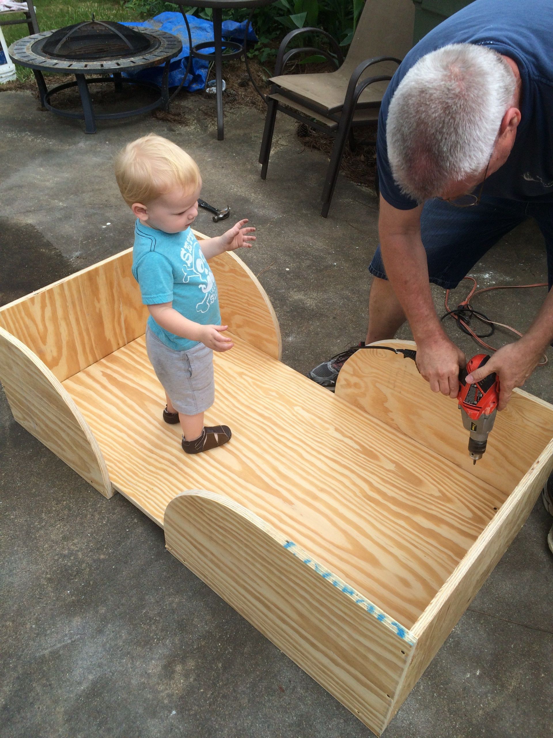 Toddler Bed Frame DIY
 Easy DIY Toddler Bed … in 2019