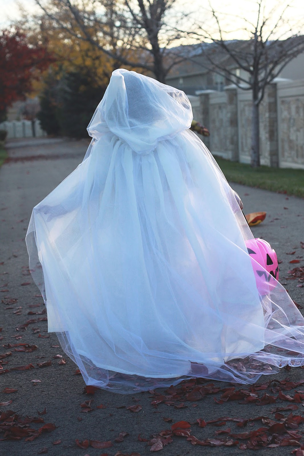 Toddler Ghost Costume DIY
 do it yourself divas DIY Ghost Costume