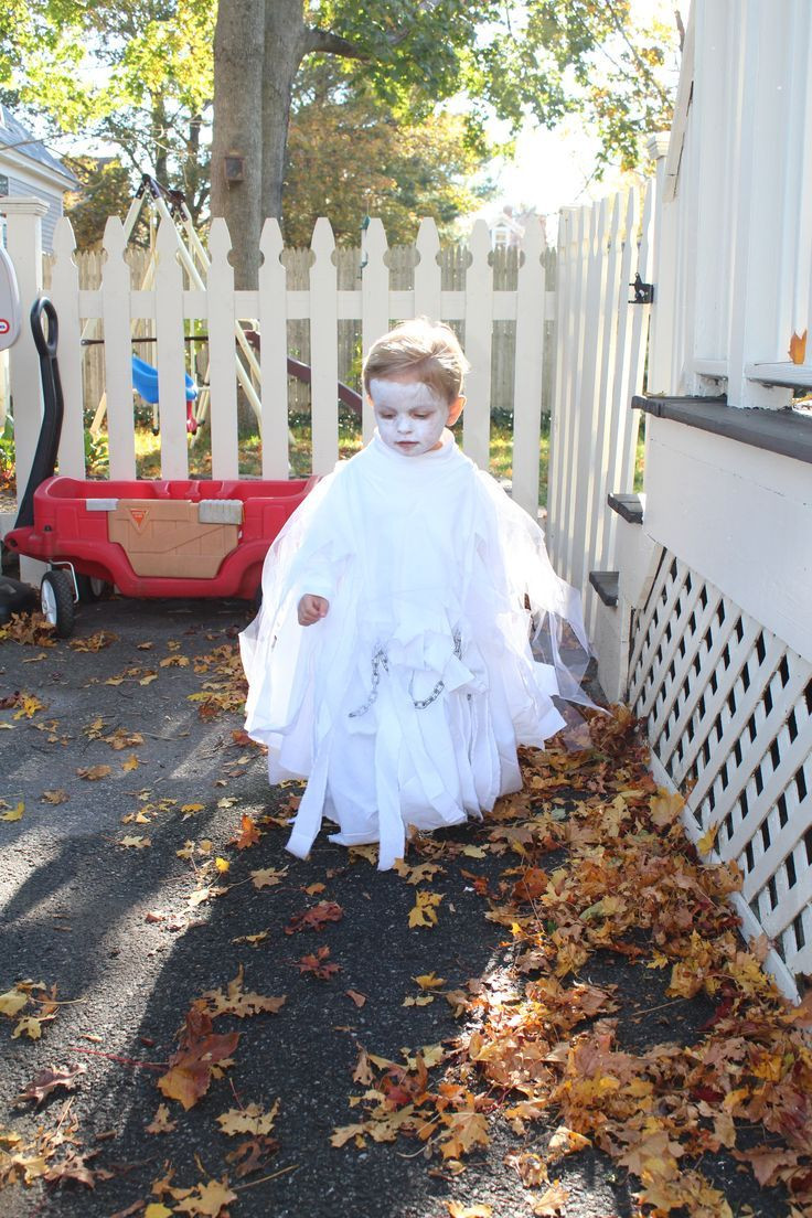 Toddler Ghost Costume DIY
 No sew toddler ghost costume Use white turtle neck and