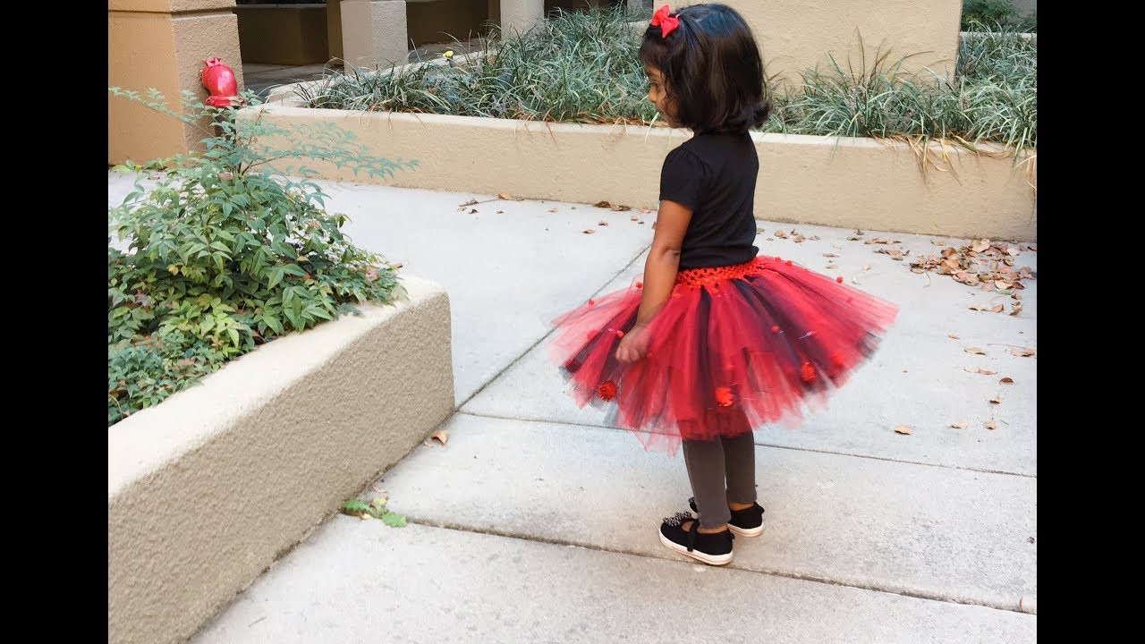 Toddler Tulle Skirt DIY
 No Sew Tutu skirt for Halloween DIY tulle skirt for