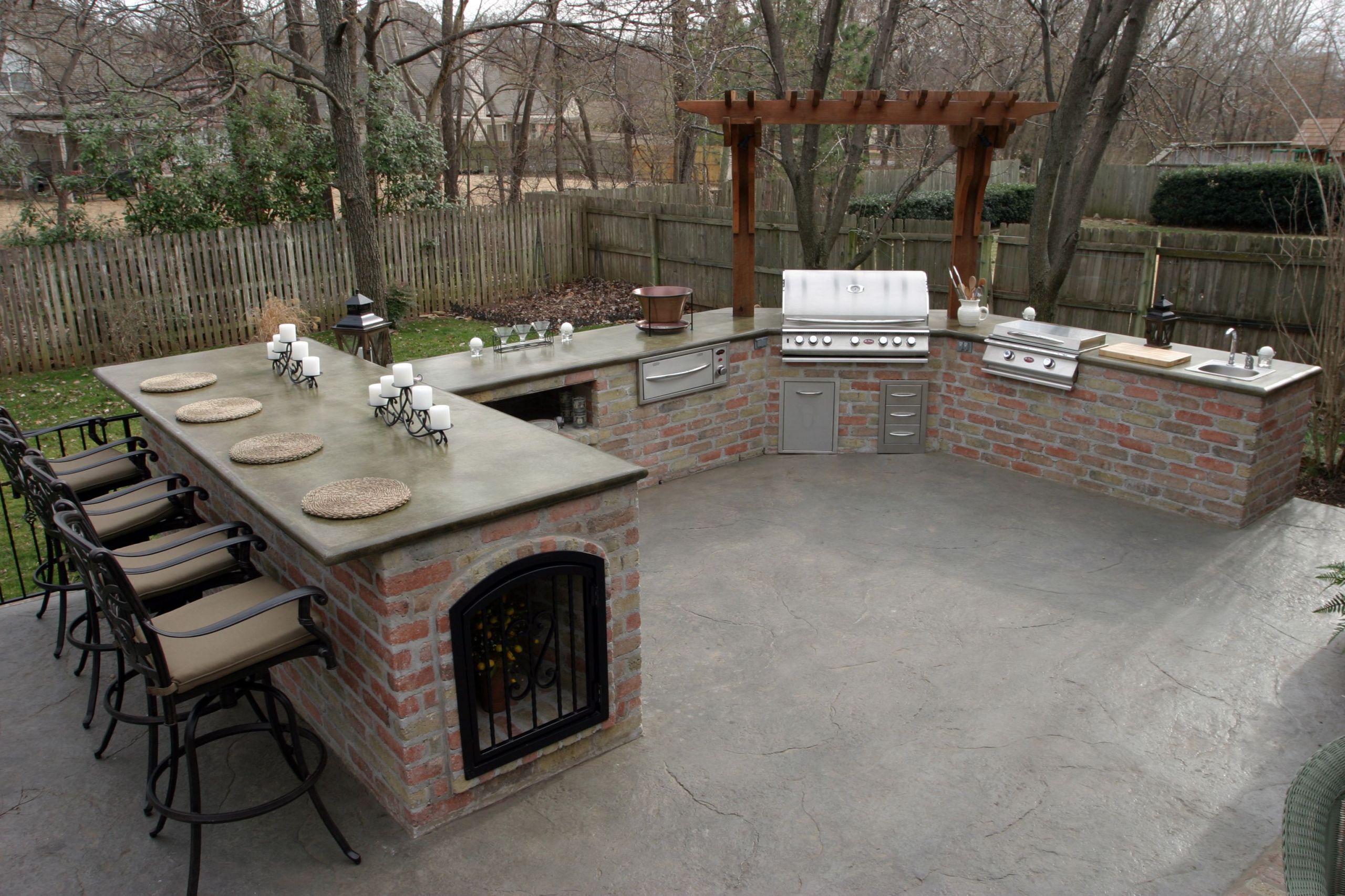 U Shaped Outdoor Kitchen
 U shaped outdoor kitchen created by Tulsa Patioscapes