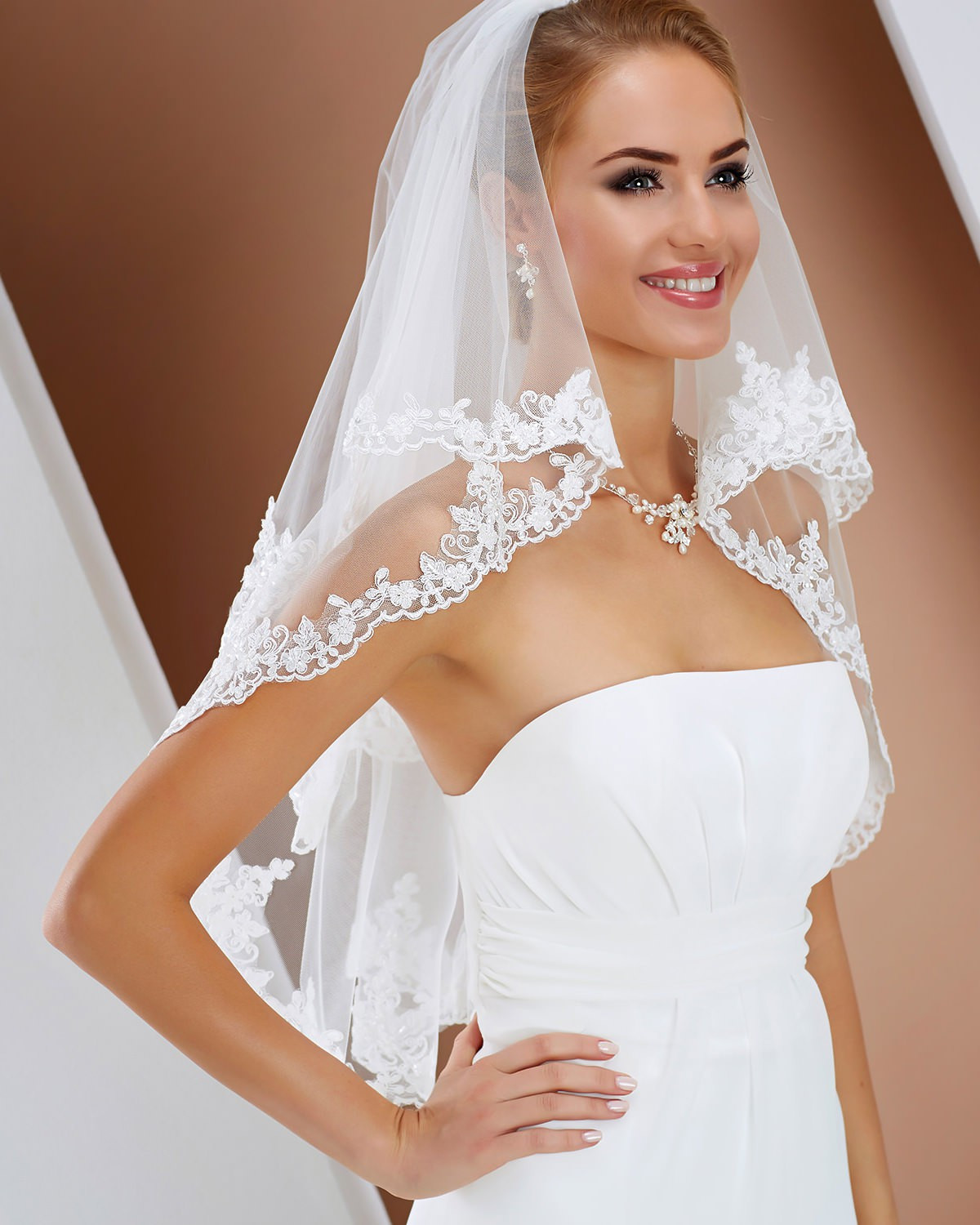 Uk Wedding Veils
 Short two layered veil with lace edge