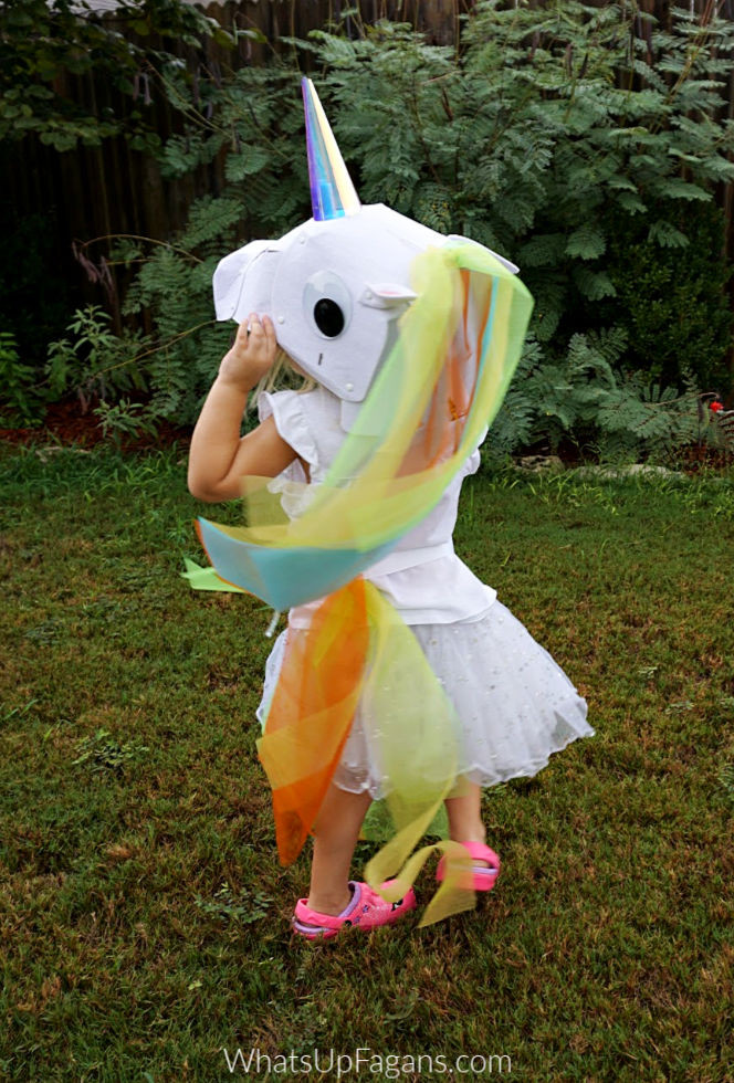 Unicorn Costume Child Diy
 The Simple Way to Make a DIY Unicorn Costume with Felt and