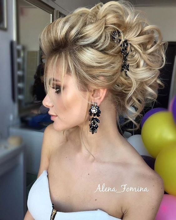 Unique Prom Hairstyles
 18 Elegant Hairstyles for Prom 2020