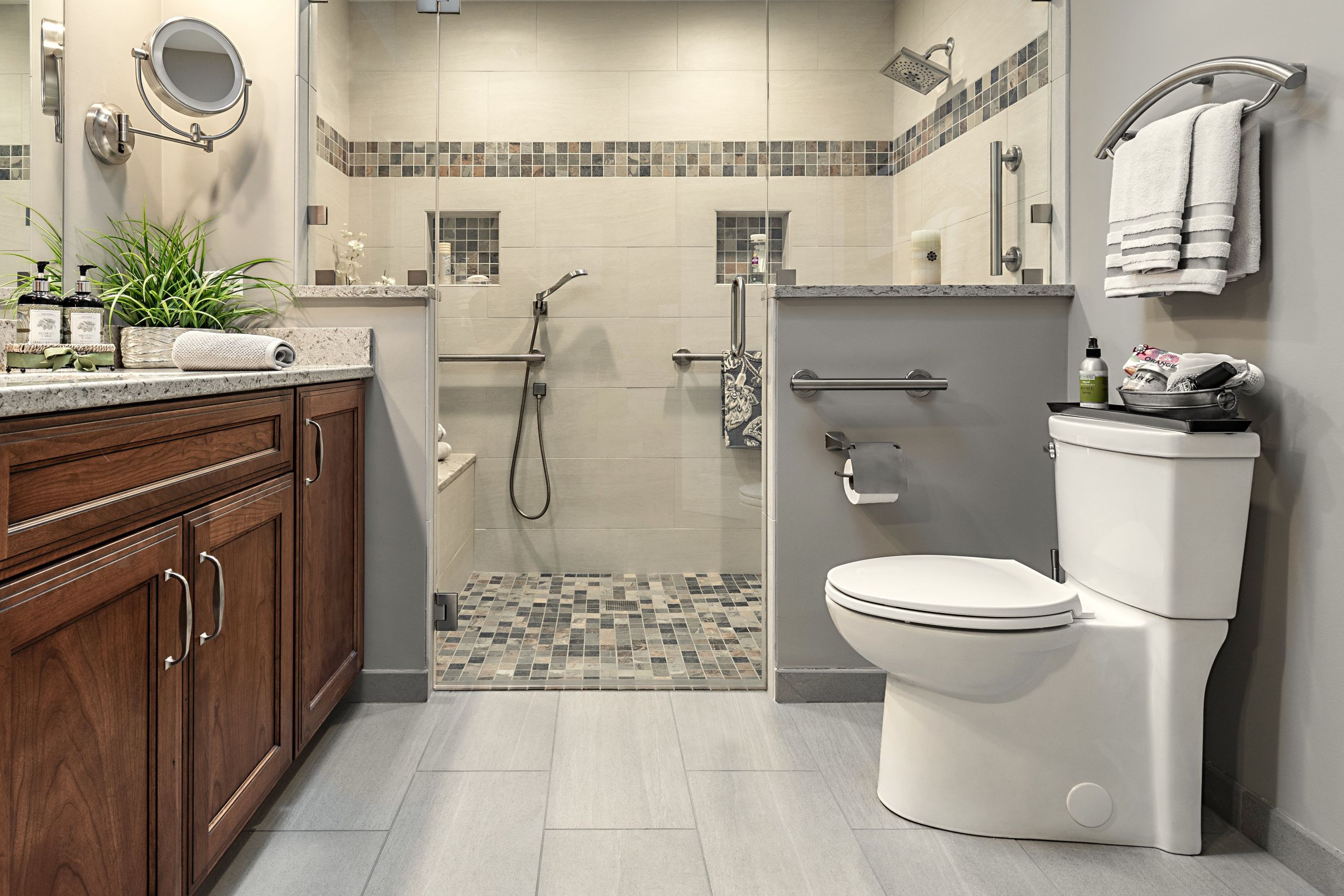 Universal Design Bathroom
 Open v s Closed Kitchen Layouts