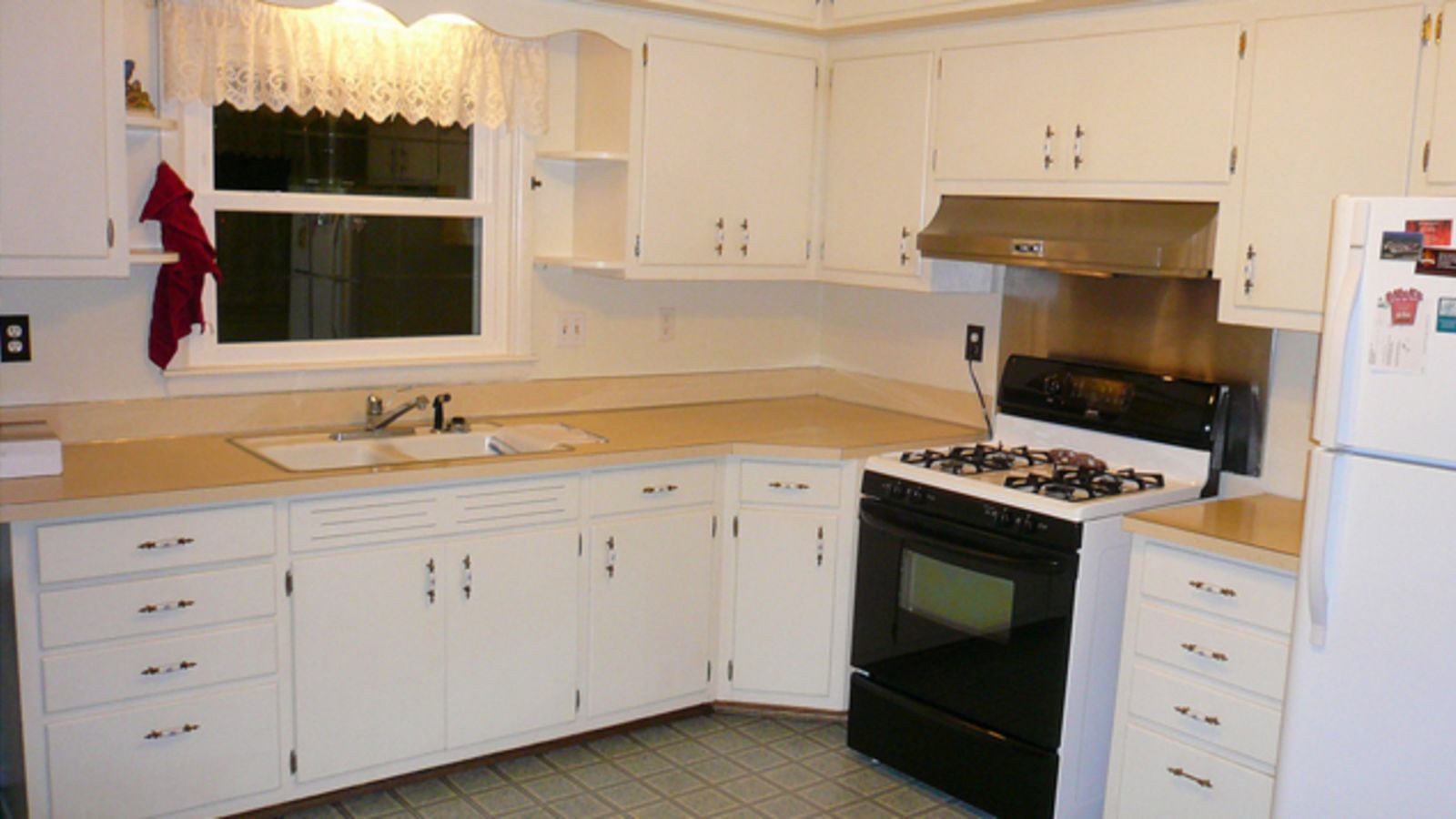 Update Kitchen Countertops
 Five Ways to Update Old Kitchen Counters