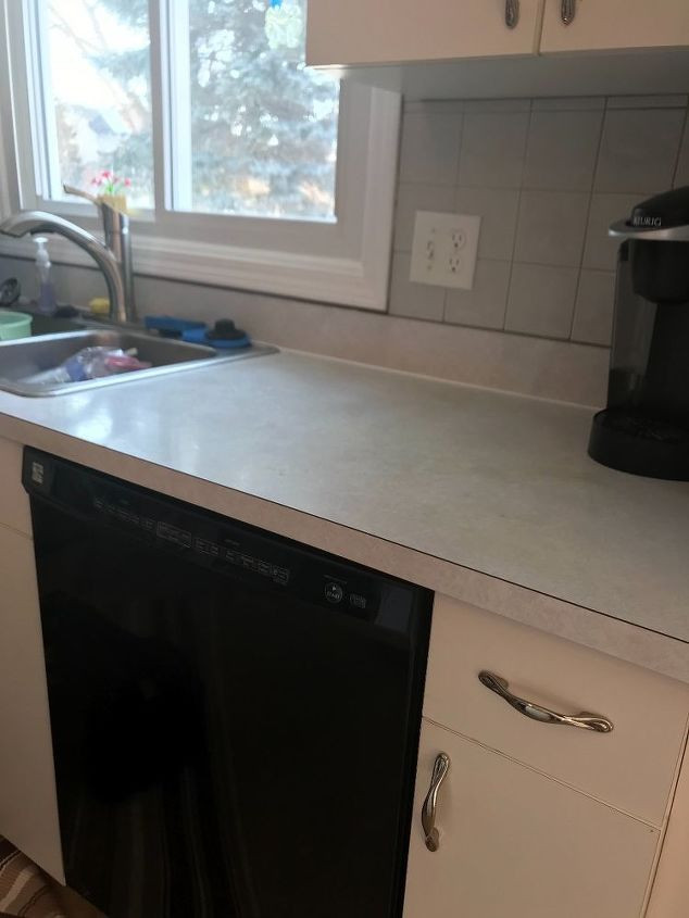 Update Kitchen Countertops
 What are easy non expensive ways to update laminate