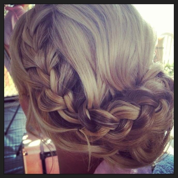 Updo Hairstyles For Bridesmaid
 32 Overwhelming Bridesmaids Hairstyles Pretty Designs