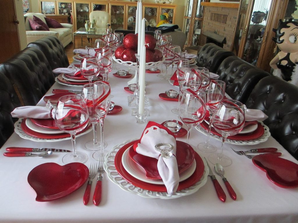 Valentines Day Dinner Party Ideas
 Perfect table decoration idea for at home valentines day
