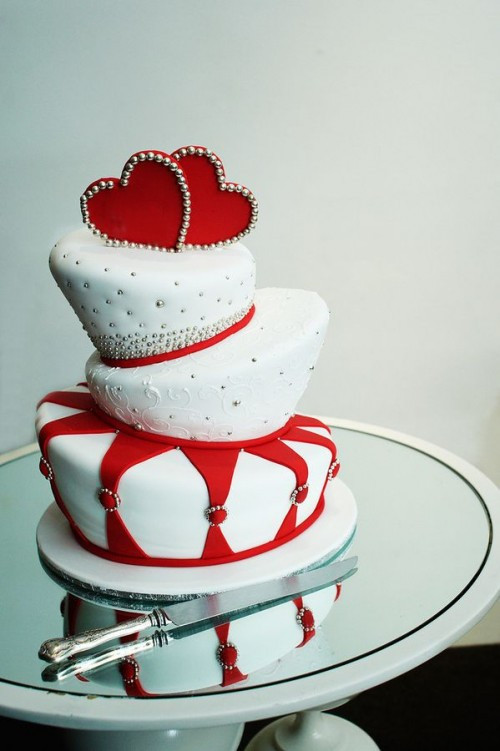 Valentines Wedding Cakes
 30 Adorable Valentine’s Day Wedding Cakes Weddingomania
