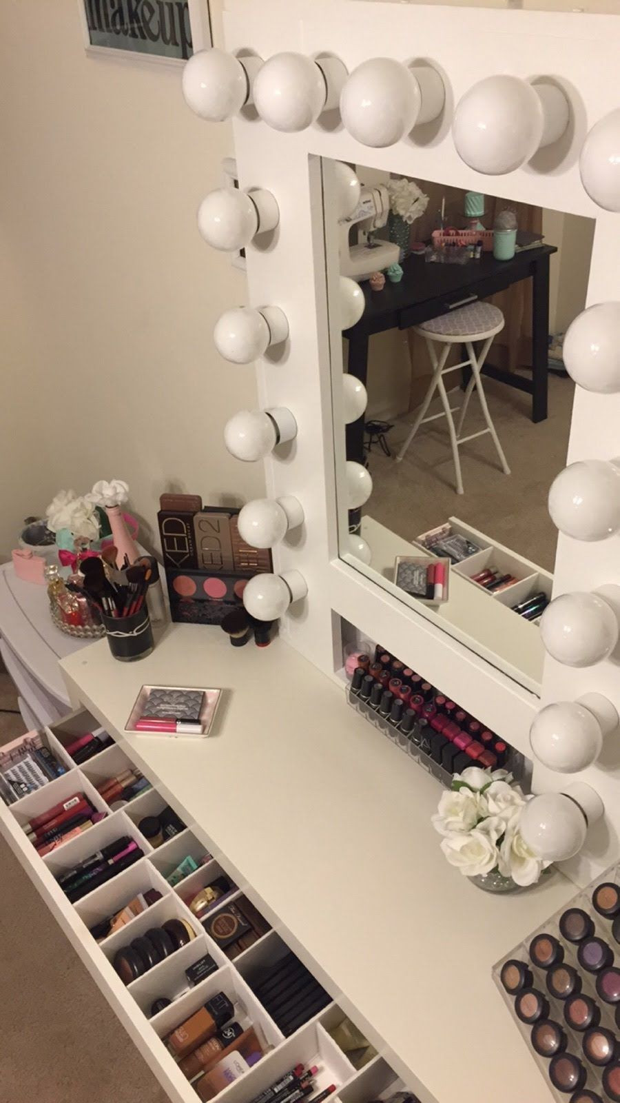 Vanity Girl Hollywood Mirror DIY
 13 Beautiful DIY Vanity Mirror Ideas to Consider for Your