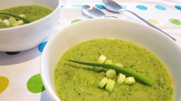 Vegan Broccoli Potato Soup
 Vegan Broccoli & Potato Soup – Vegangela
