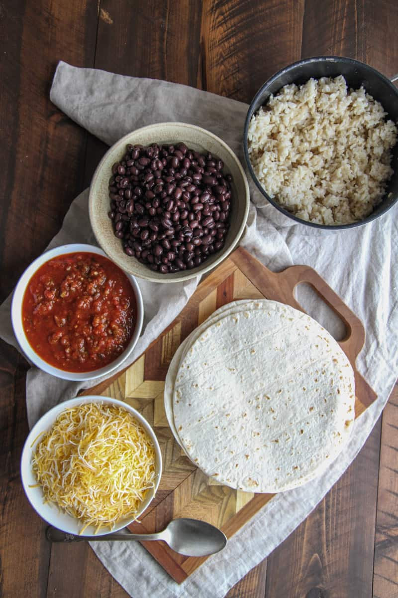 Vegan Freezer Burritos
 5 Ingre nt Ve arian Black Bean Freezer Burritos Sweetphi