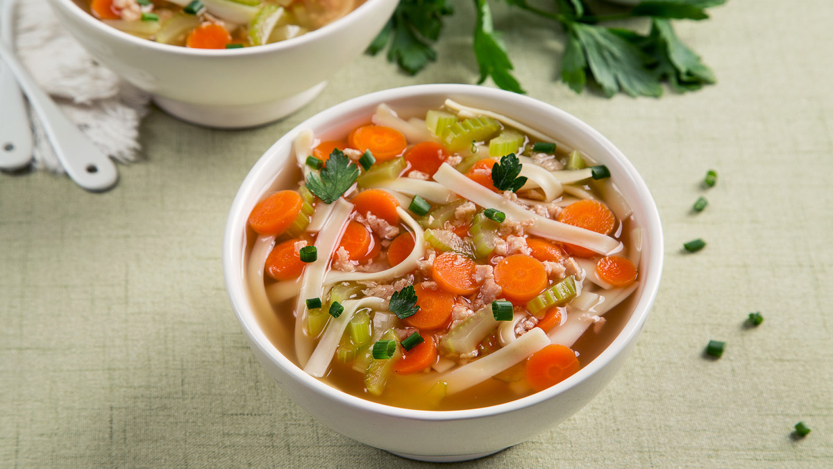 Vegetarian Chicken Noodle Soup Recipes
 Vegan "Chicken" Noodle Soup Recipe Ve arian Times