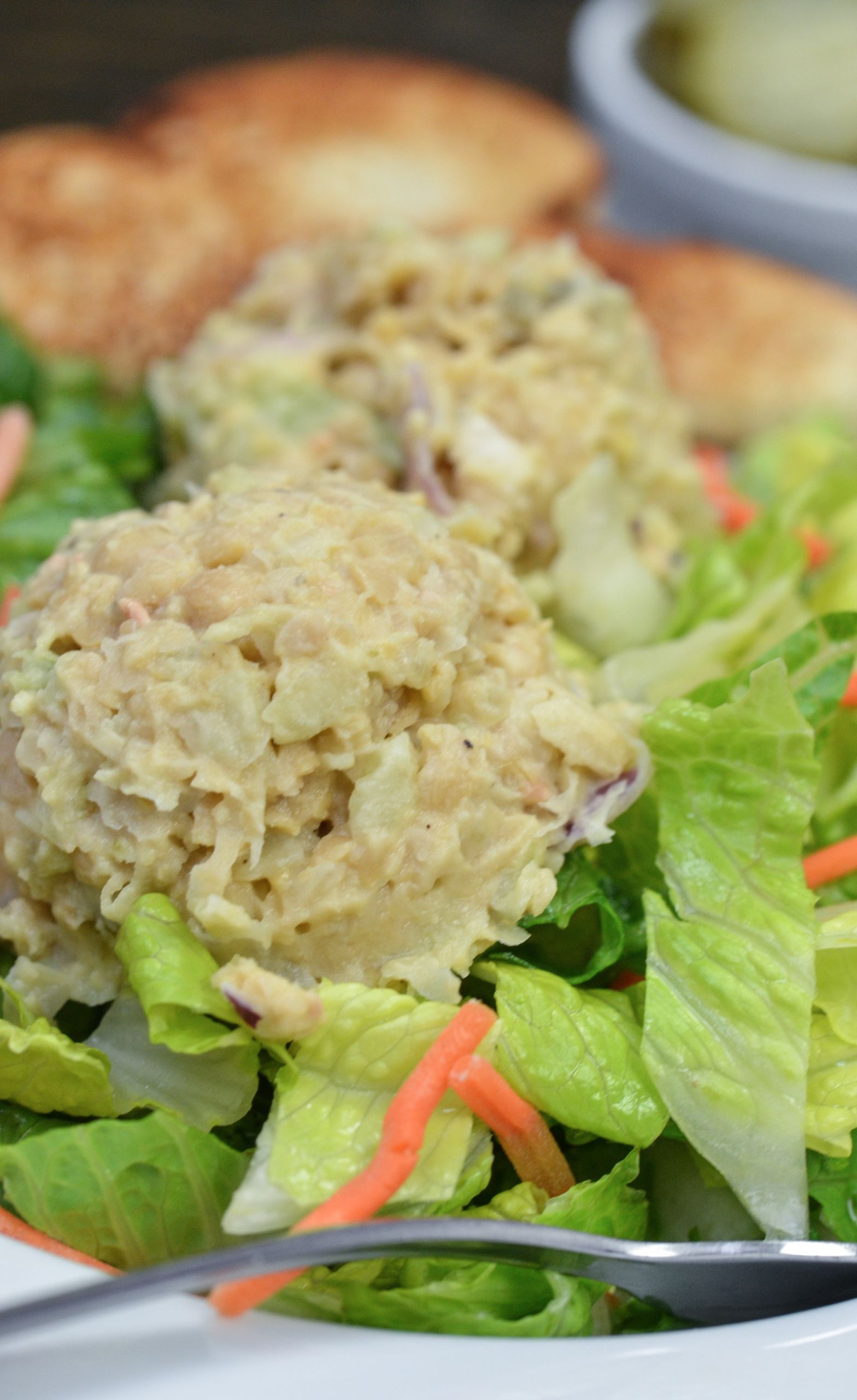 Vegetarian Tuna Recipes
 Vegan Tuna Salad made with chickpeas and a Vitamix
