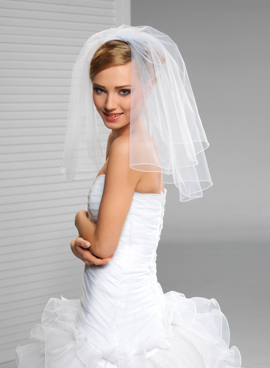 Veil For Short Wedding Dress
 2 Tier Short Bridal Wedding Veil with cording edge