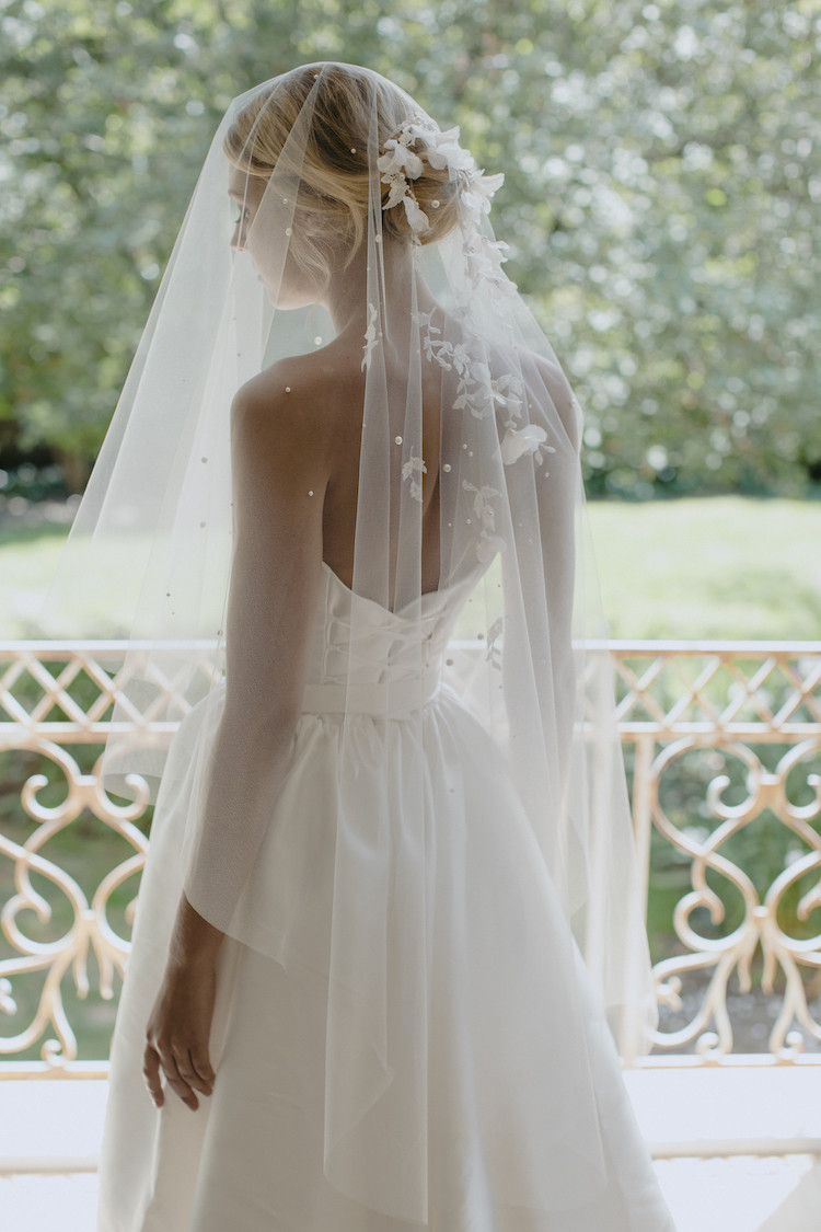 Veil For Short Wedding Dress
 WEEPING CHERRY