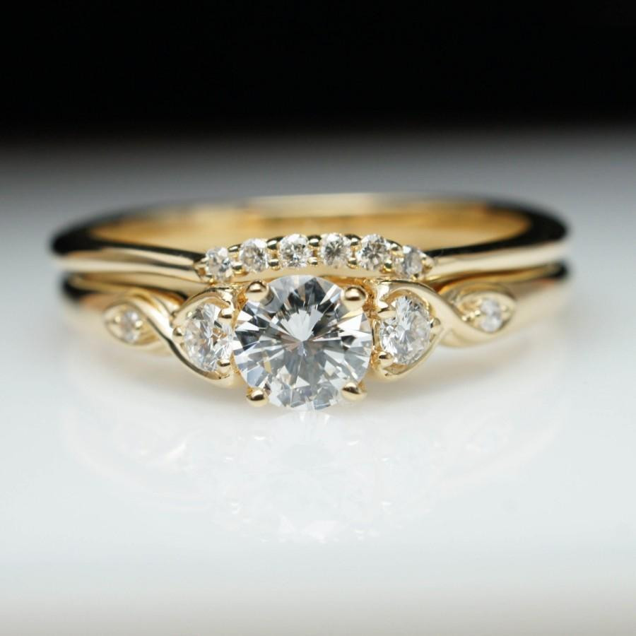 Vintage Style Wedding Band
 Vintage Antique Style Diamond Engagement Ring & Wedding