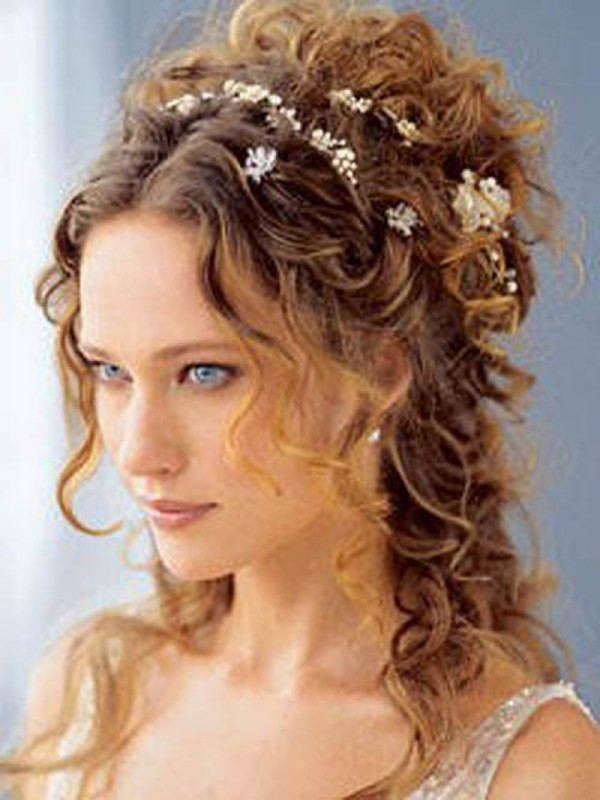 Wavy Updos Hairstyles
 30 Amazing Prom Hairstyles & Ideas