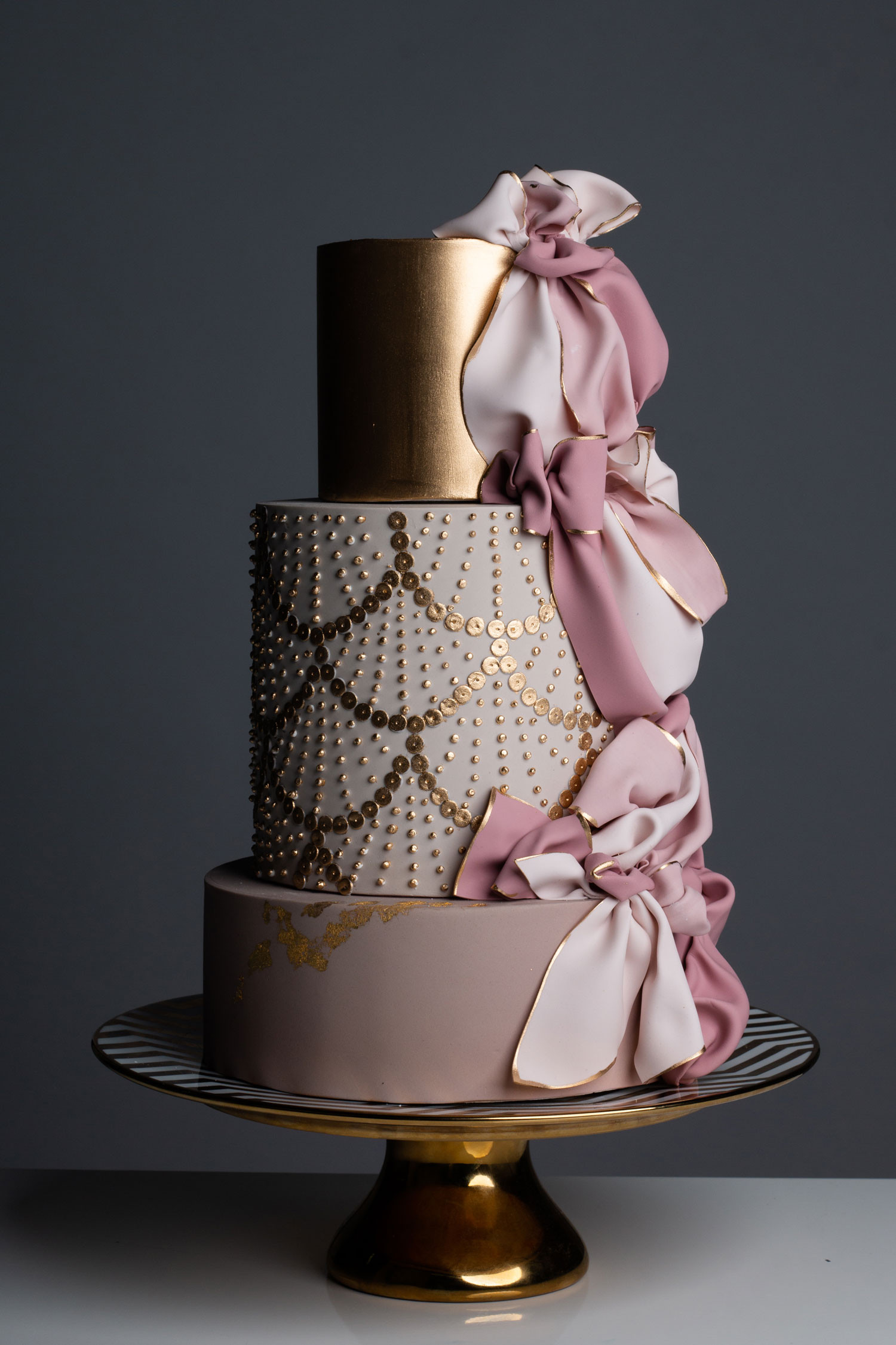 Wedding Cake Design
 Wedding Cake Ideas Featuring Unique Designs & Techniques