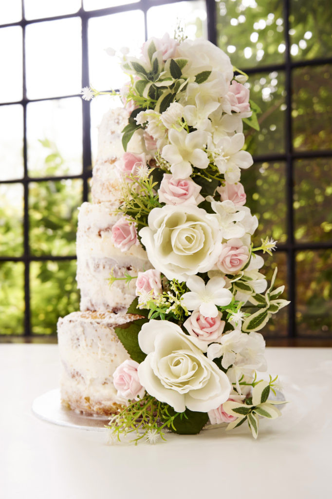 Wedding Cake DIY
 Baking pany release DIY ‘bake by numbers’ wedding cake