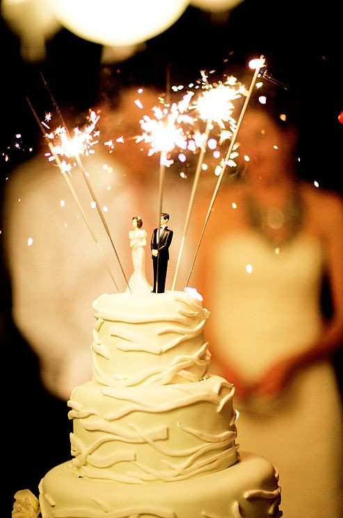 Wedding Cake Sparklers
 15 Awesome Ideas for Wedding Cake Toppers