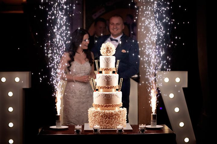 Wedding Cake Sparklers
 Wedding Inspiration كعكة مناسبات