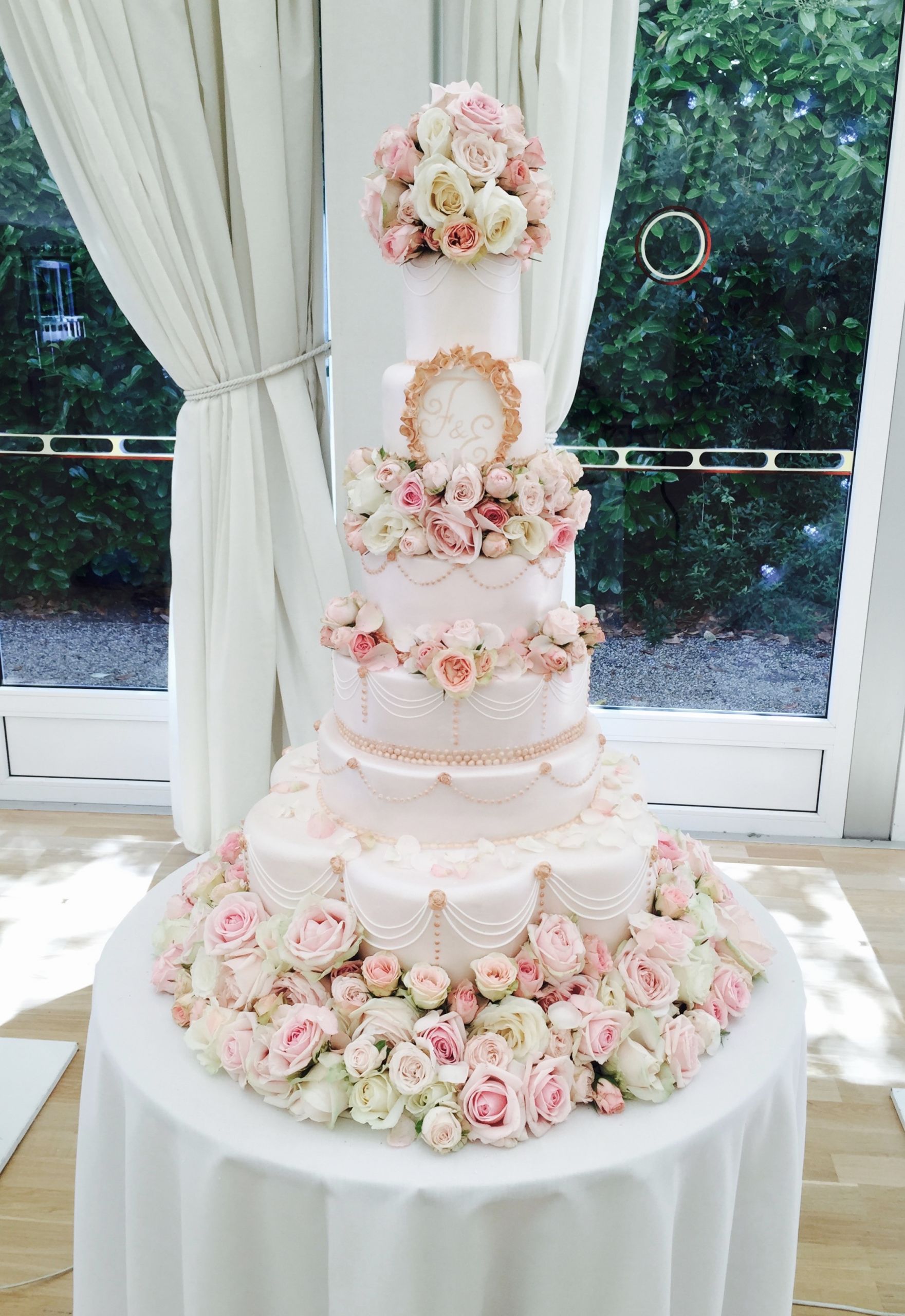 Wedding Cakes Com
 Bespoke Wedding Cakes Hall of Cakes