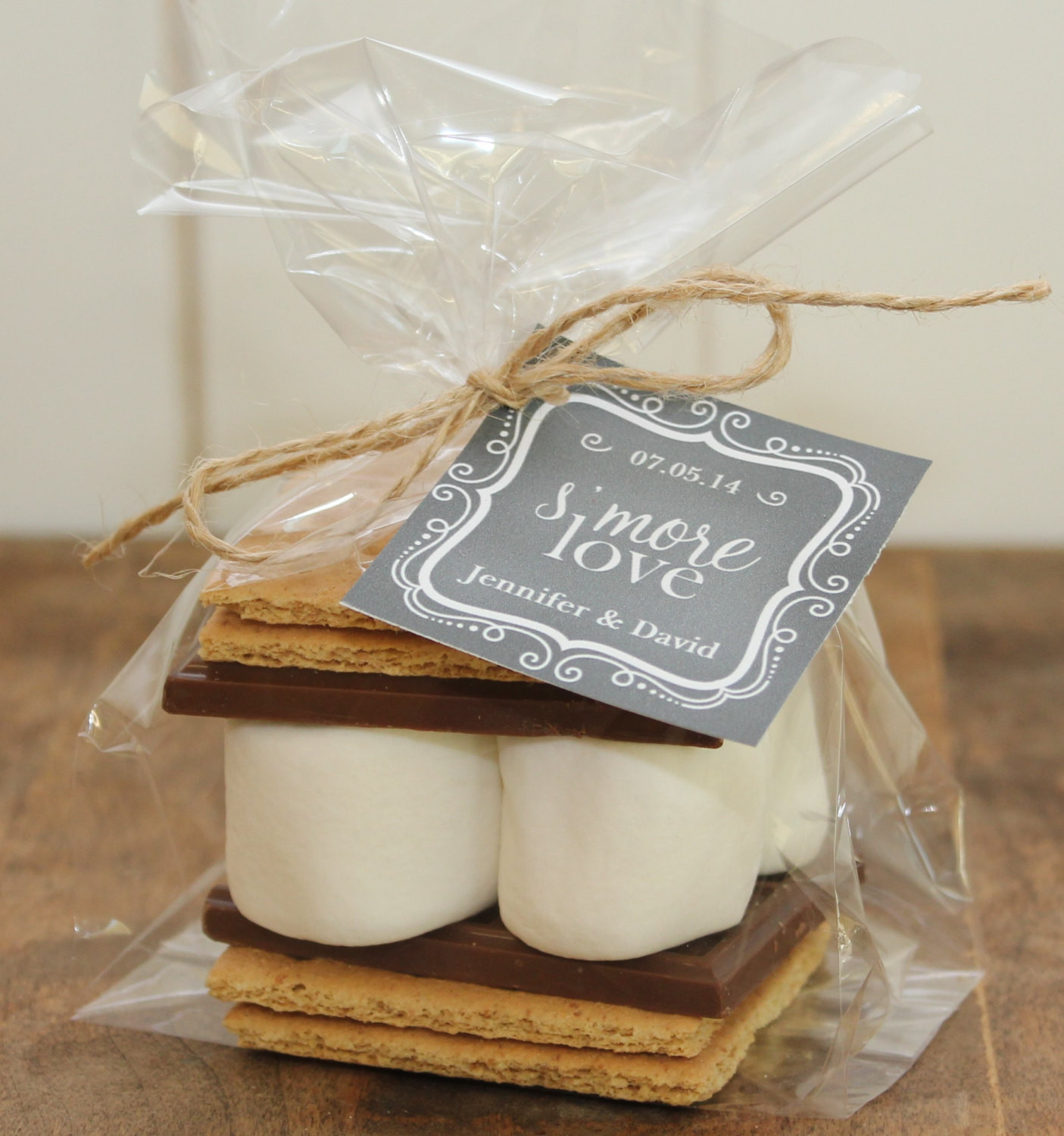 Wedding Favor Ideas
 24 Chic Wedding Favors for Your Guests MODwedding