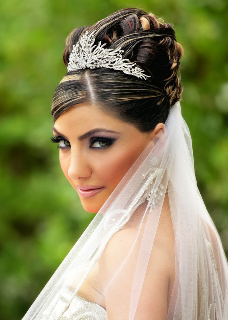 Wedding Hairstyles For Tiaras
 Wedding Hairstyles With Tiara 2014