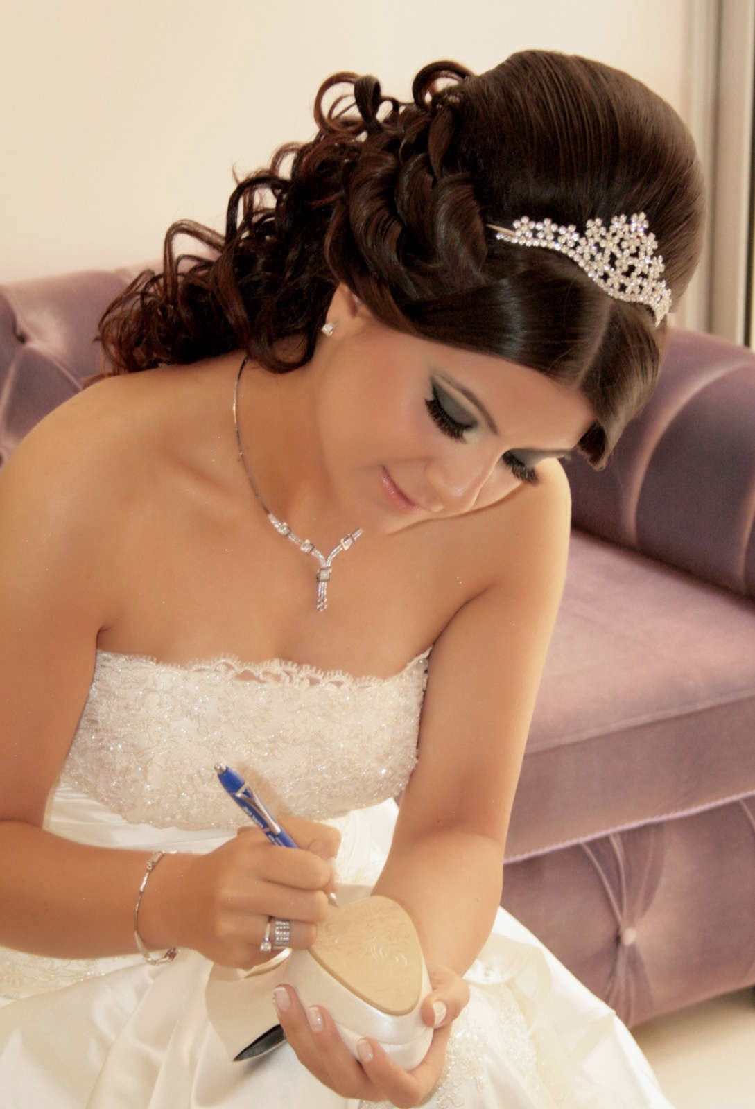 Wedding Hairstyles For Tiaras
 Wedding Hairstyles With Tiara 2014