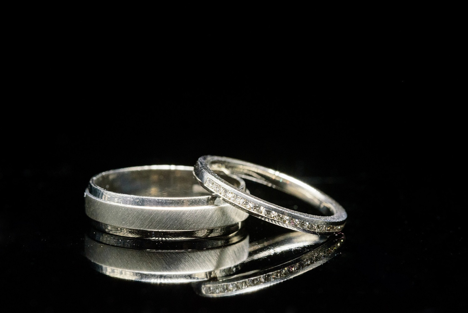 Wedding Ring Photography
 An Easy Quick and Consistent Way to Light Your Ring and