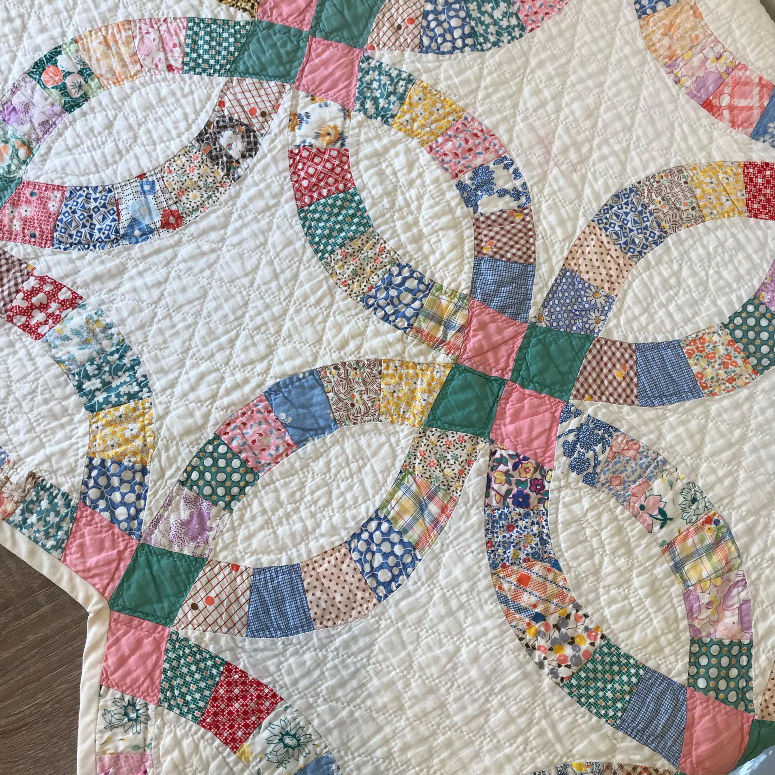 Wedding Ring Quilt
 Love this wedding ring quilt that was a wedding t from