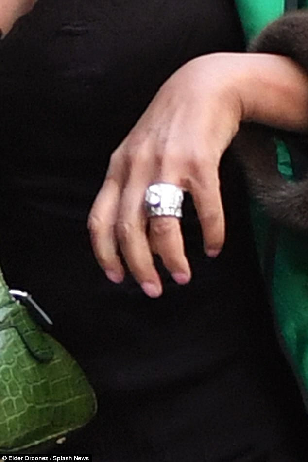 Wendy Williams Wedding Ring
 Wendy Williams flashes wedding ring in New York