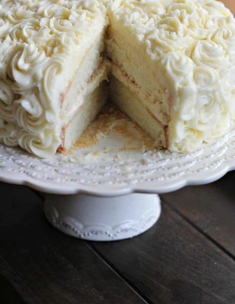 White Birthday Cake Recipe
 Making a Bakery Quality White Cake with Buttercream