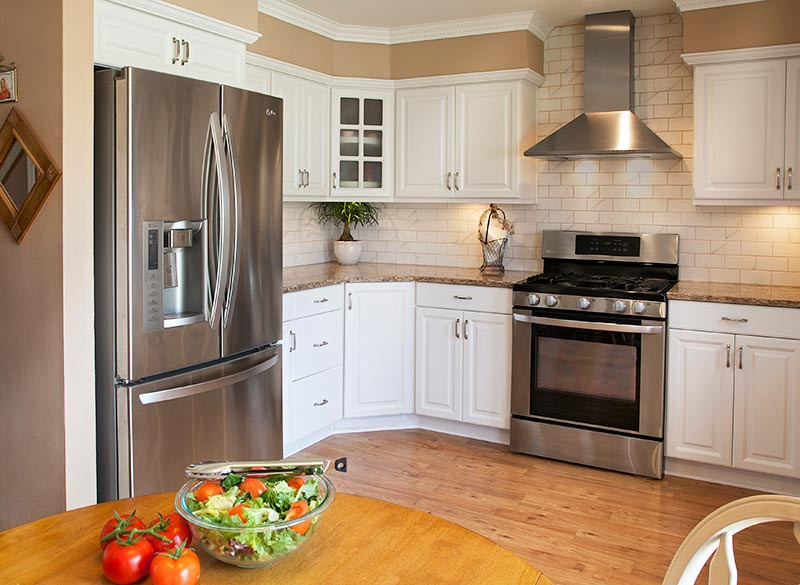 White Kitchen Paint Colors
 Which Paint Colors Look Best with White Cabinets