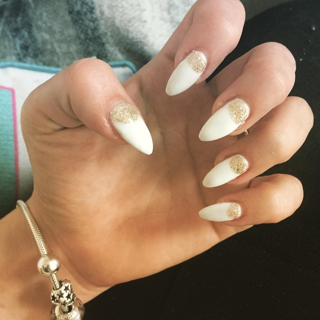 White Nails With Gold Glitter
 55 Stylish White And Gold Nail Art Design Ideas