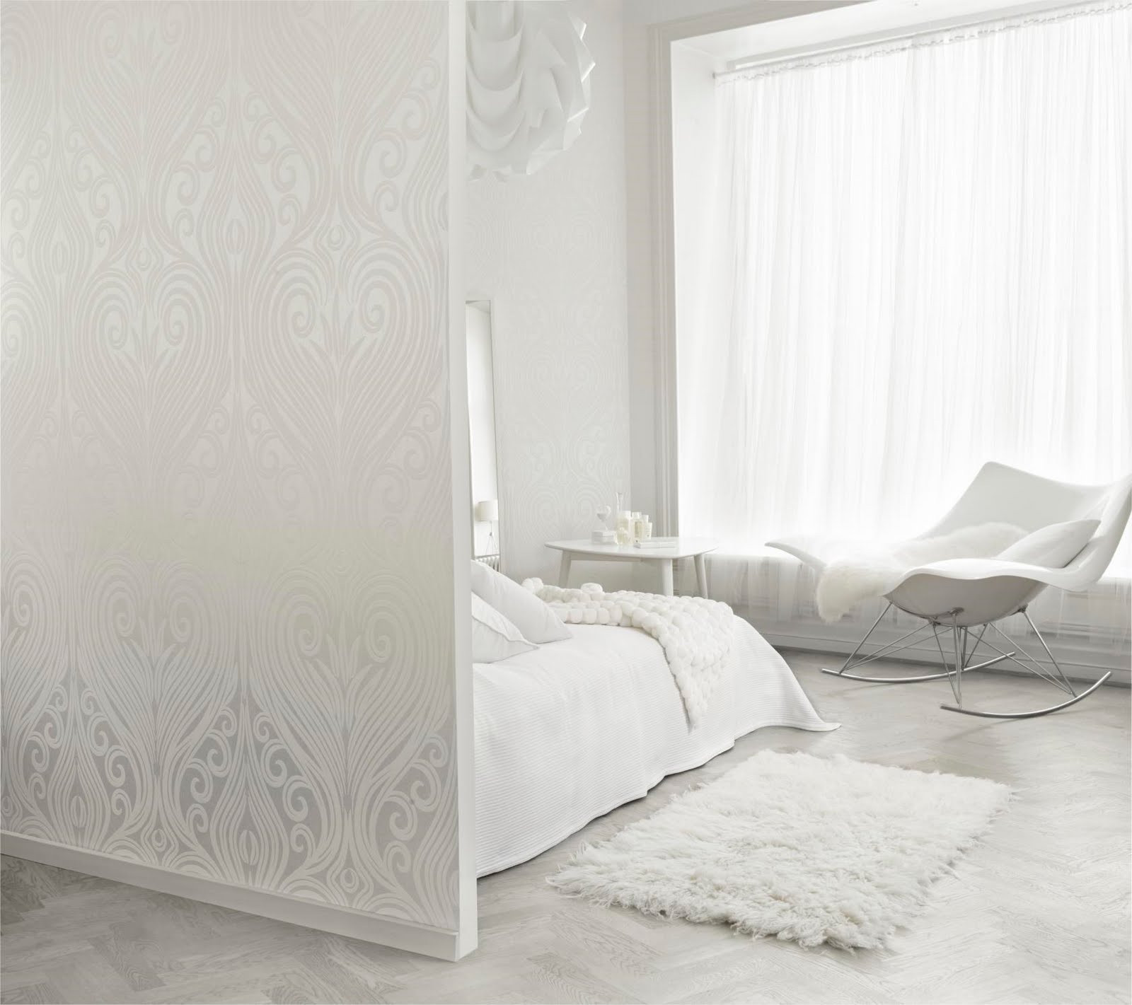 White Wall Bedroom Ideas
 Design Shimmer White walls