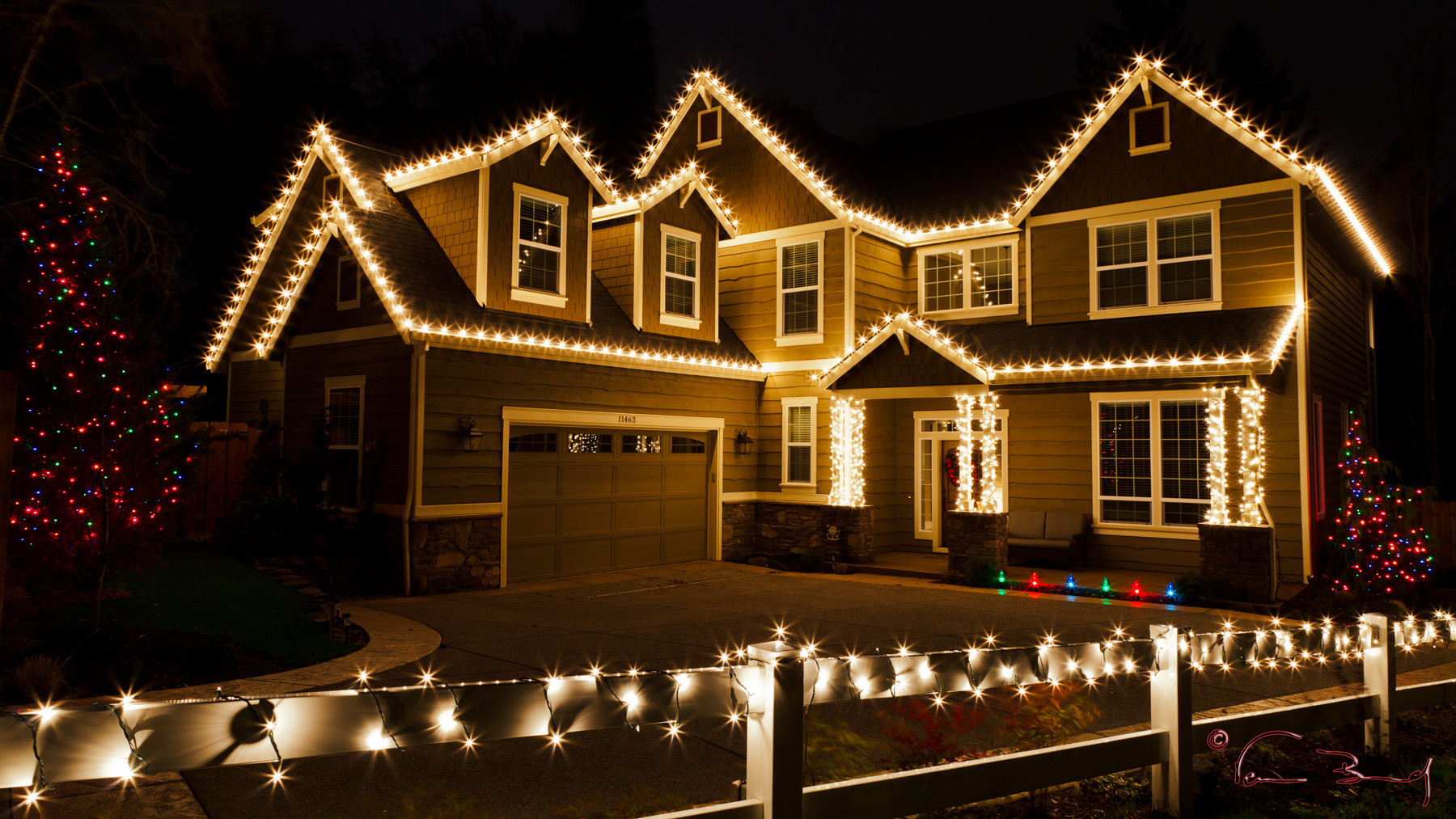Whole House Christmas Lighting
 Hang Christmas Lights Like a Pro