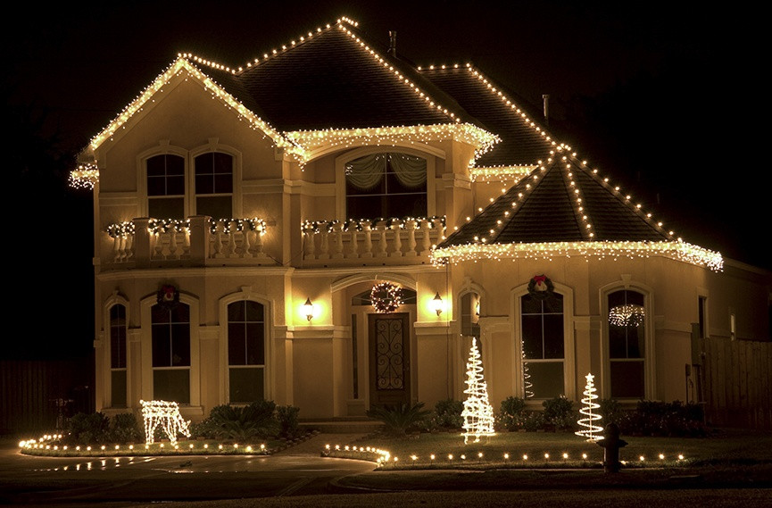 Whole House Christmas Lighting
 Outdoor Christmas Lights Ideas For The Roof