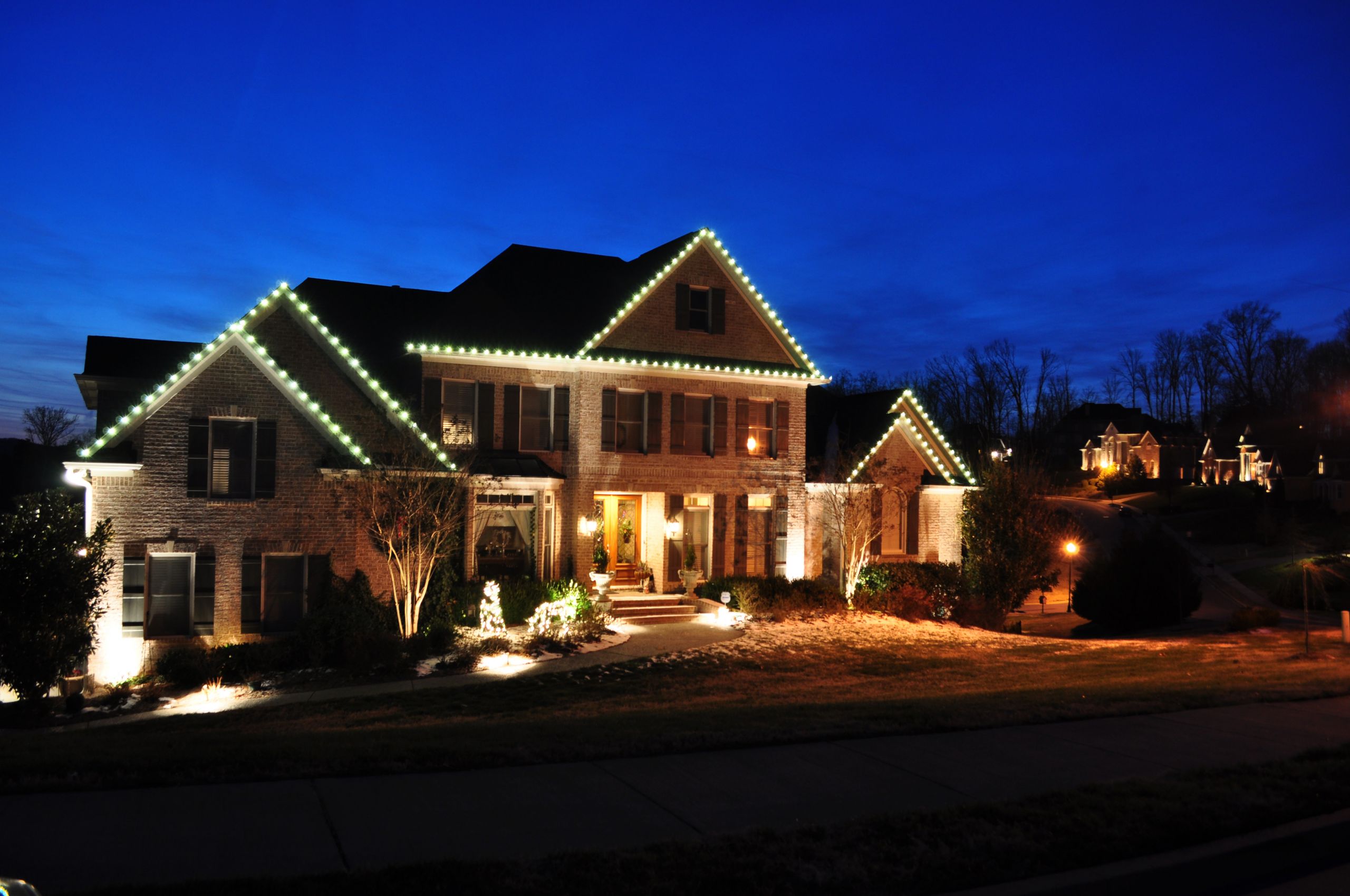 Whole House Christmas Lighting
 Outside Christmas Lights Ideas – HomesFeed