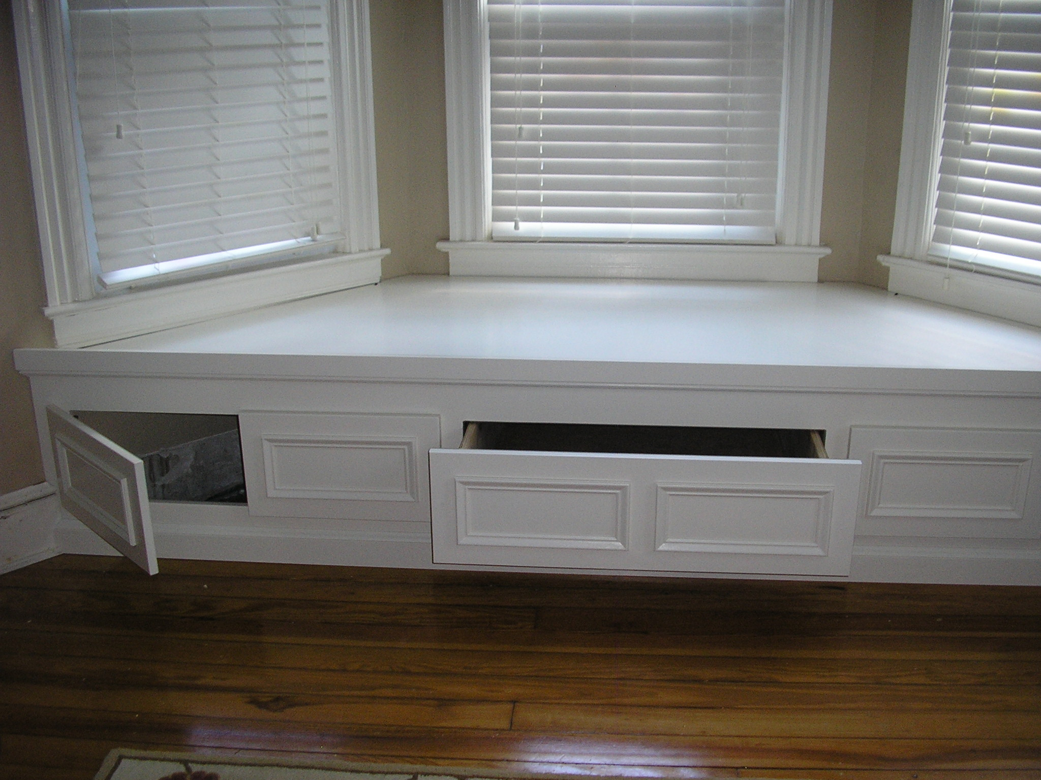 Window Bench Seat With Storage
 fortable Window Seats with Storage – HomesFeed